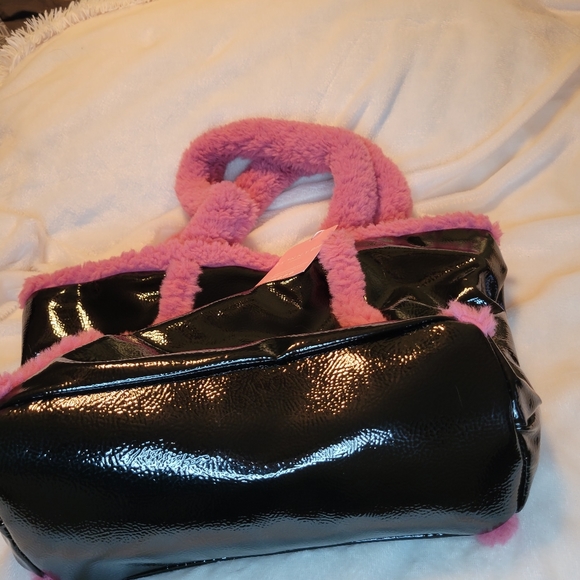 Skinny Dip Furry Tote nwt - Picture 7 of 13